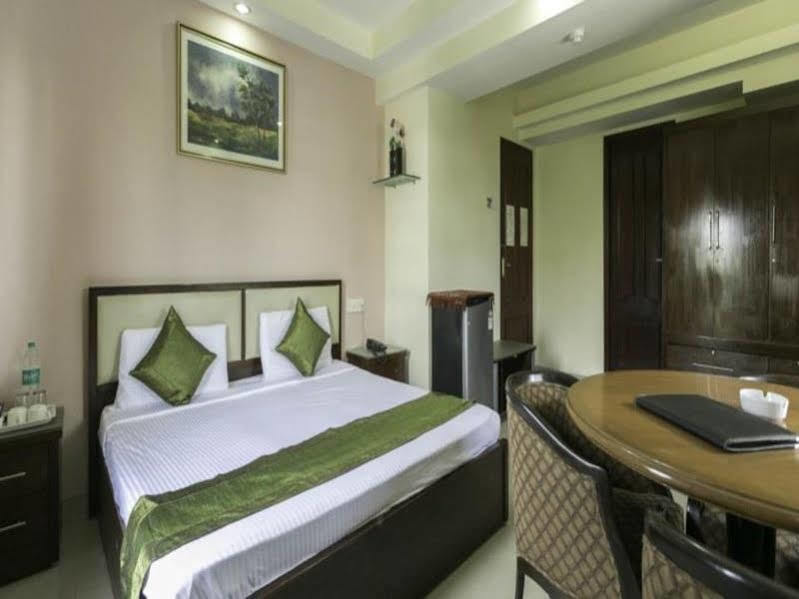 Treebo Trend New Castle Hotel มุมไบ ภายนอก รูปภาพ